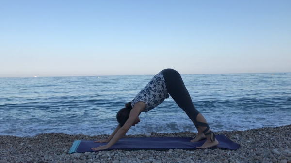 Yoga junto al mar